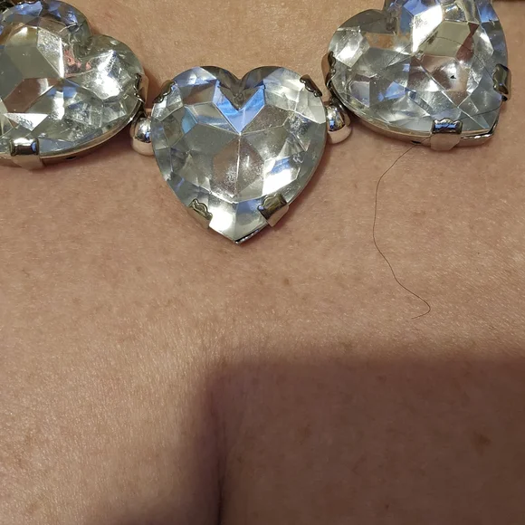 Elegant Silver Heart Necklace - Picture 6 of 7